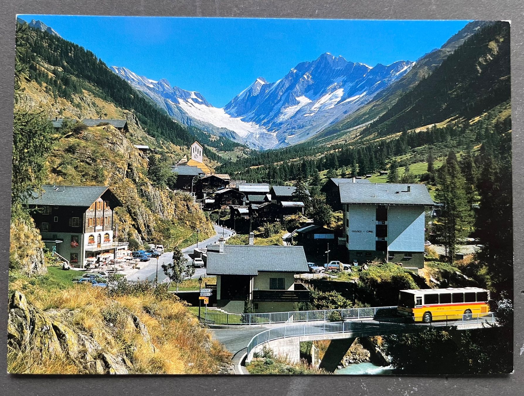 Cartoline postali: Blatten im Lötschental, Postauto, Lötschenlücke, Sattelhorn – Usato da Ostermundigen venduto da DaxKarten-75