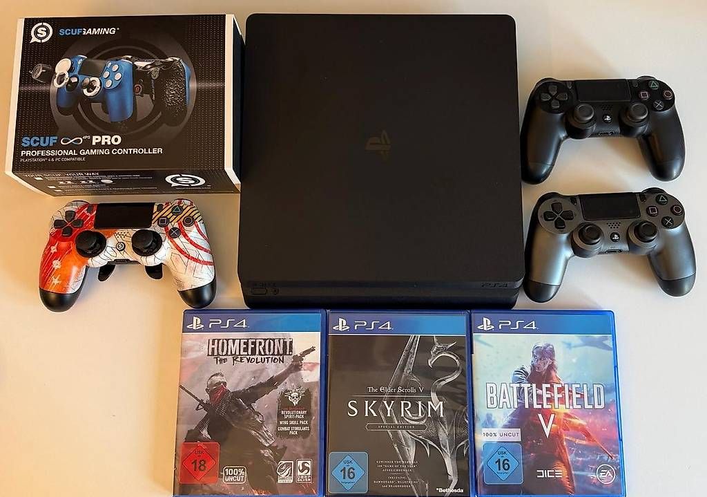 Console: PlayStation 4 + 3 Games + 3 Controller (inkl. SCUF PRO) – Usato da Schönholzerswilen venduto da ste_rpk5