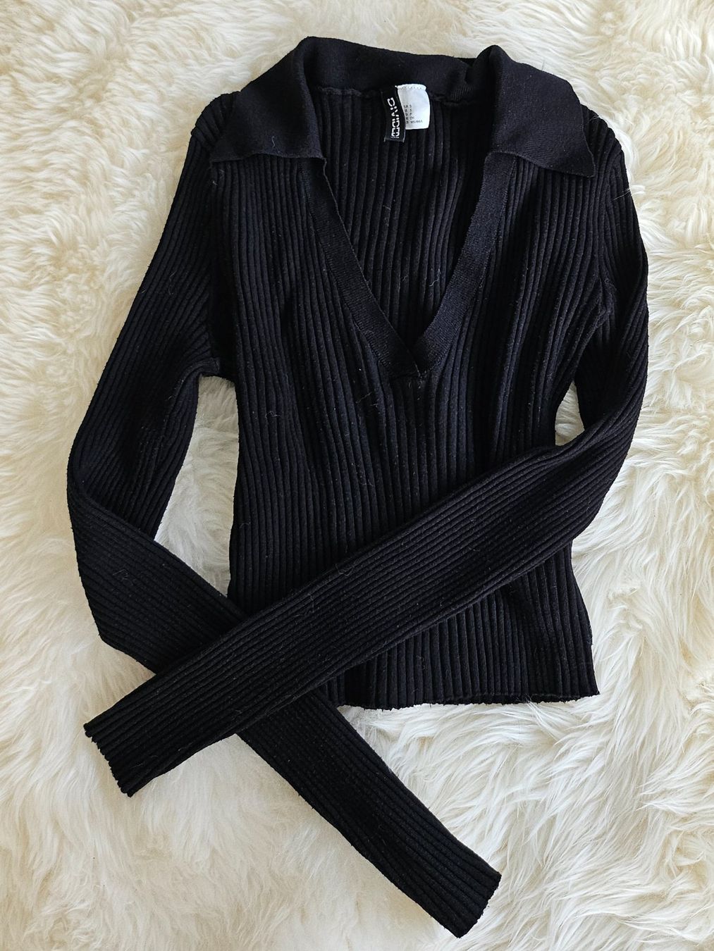 Maglioni & Felpe: Pullover Rippstrick Divided kurz/Croptop/Dekolleté,Gr. S – Usato da Siblingen venduto da Vany_McDougall 1