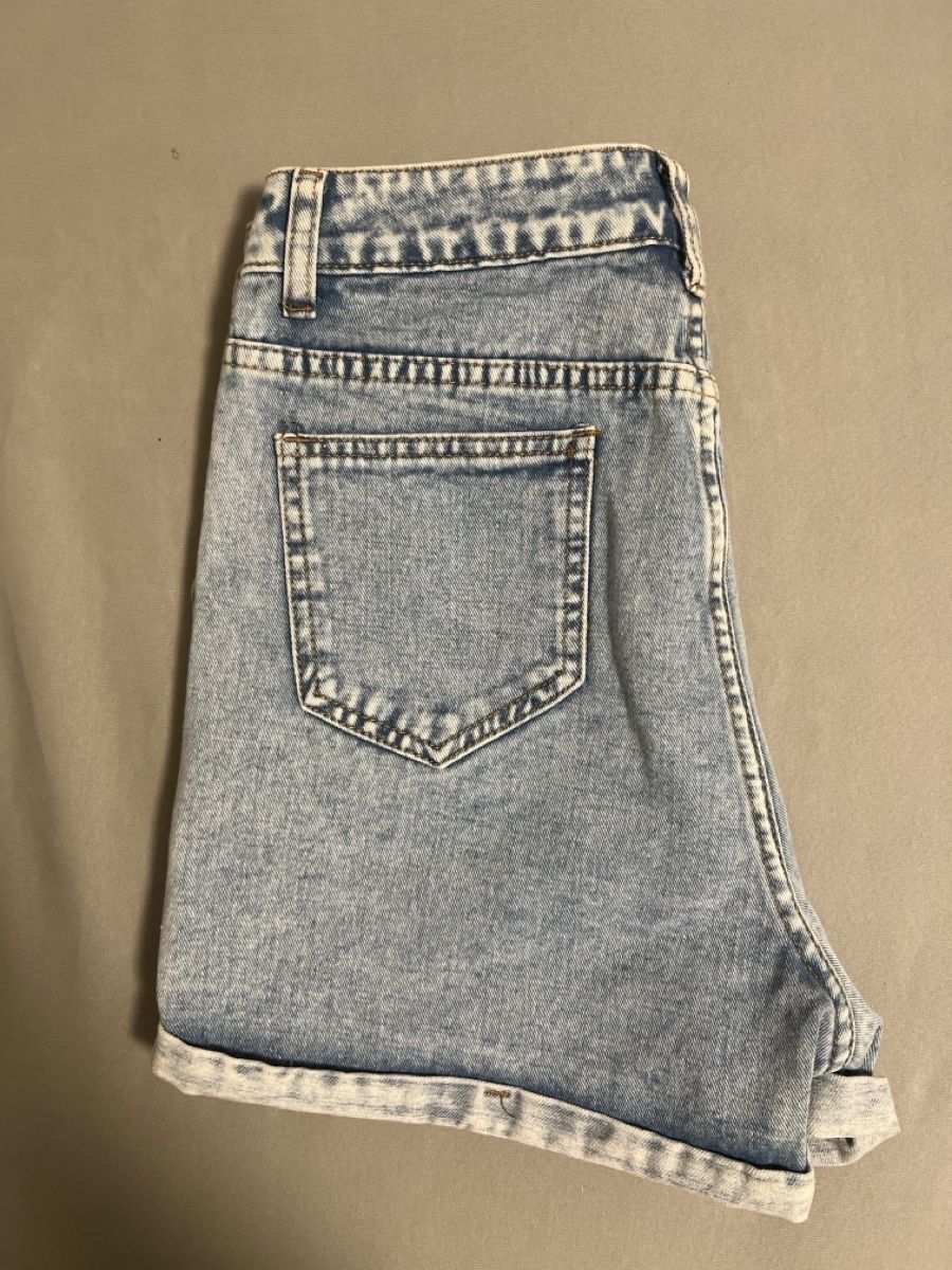 Jeans: Kurze Hose – Neuf (Voir description) à Berg TG par Bosko-02 1