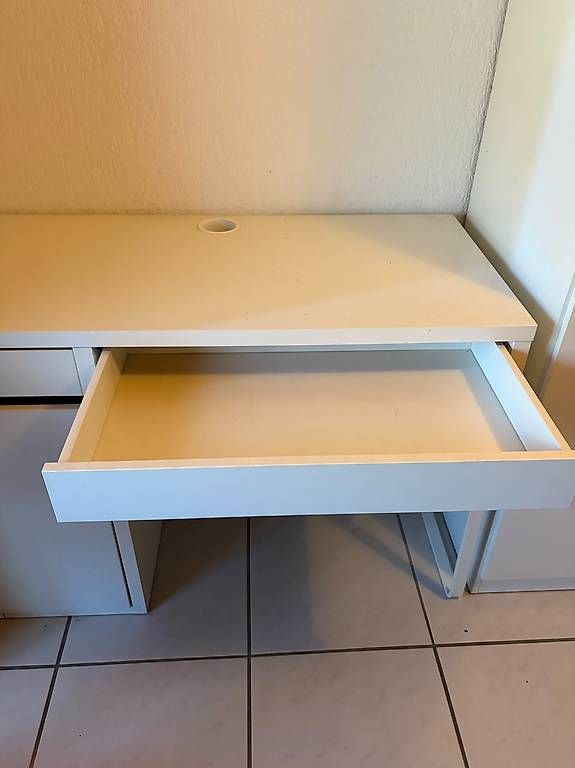 Bureaux: Schreibtisch  – D'occasion à Goldswil par Sandra7319 3