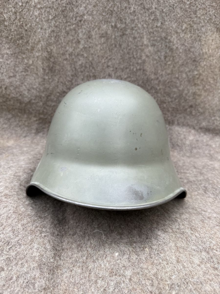 Uniformi: Casque vert M18 - Armée suisse – Usato da Fribourg venduto da Ardoffel 3