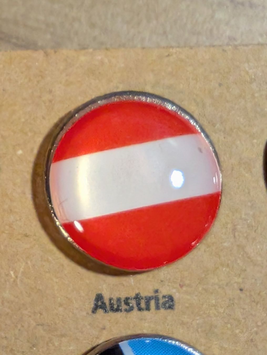 Plaketten & Abzeichen: Ansteckpin LW: Länderwappen – Gebraucht aus Oppligen von Pin-Fall-Shop