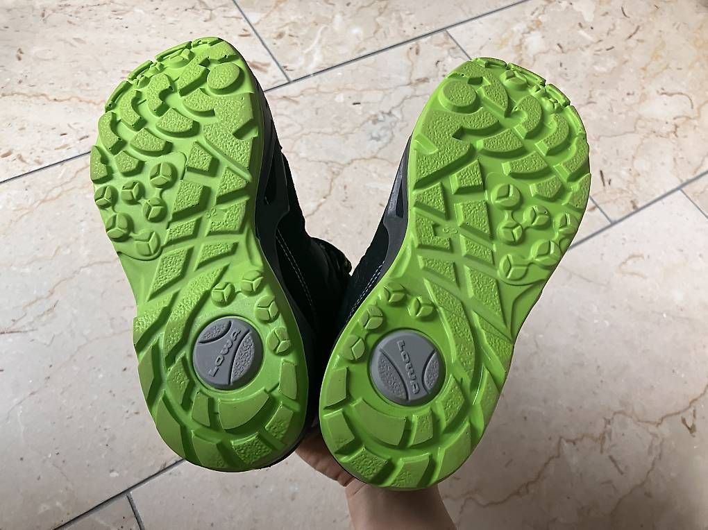Lowa Schuhe für Jungen: Lowa Wintechuhe Grösse 32 – Gebraucht aus Zürich von yum_892f 1