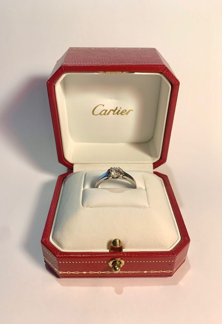 Cartier Anelli: Cartier Ballerine Solitaire Diamond Ring – Usato da Zürich venduto da pulapula 1
