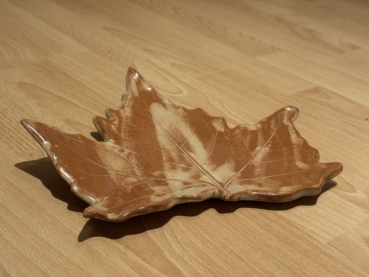 Toutes les décorations: Keramik Schale Blatt Form  – D'occasion à Widnau par kustercarmen 8