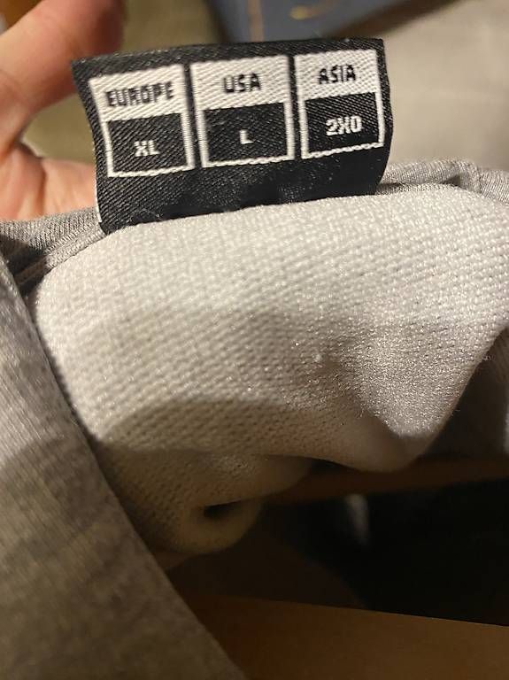 Pullover & Sweatshirts:  pulli  hummel – Gebraucht aus Därstetten von yas_pb5r 1