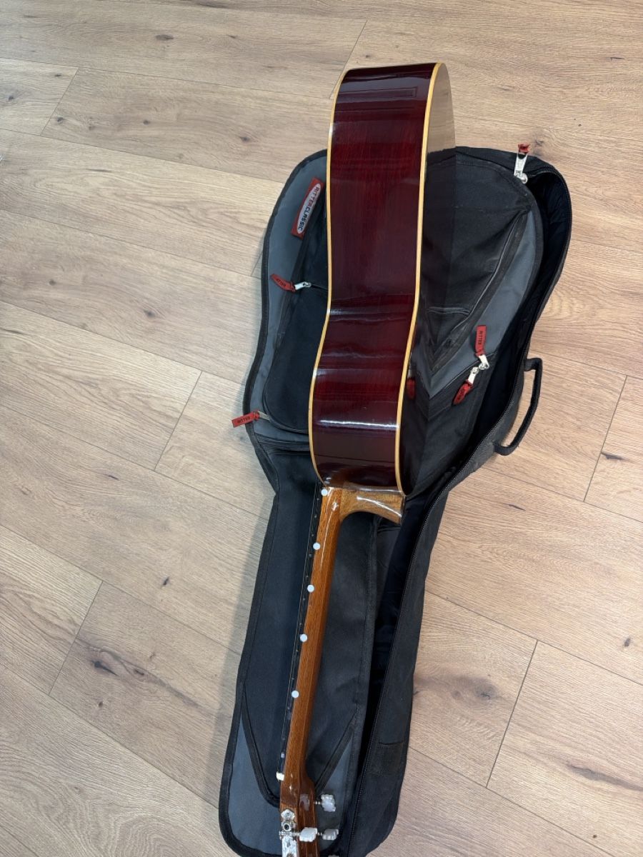 Alhambra Strumenti musicali: Chitarra classica Alhambra 1977 con custodia – Usato da basel venduto da Swiss._.1978 3