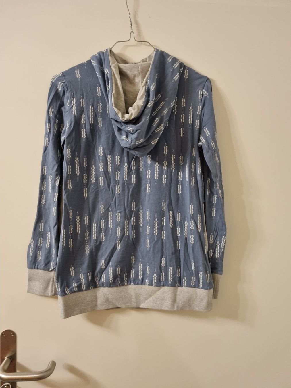 Pullover & Sweatshirts: Pullover Gr.XS – Gebraucht aus thalwil von Raishin720 1