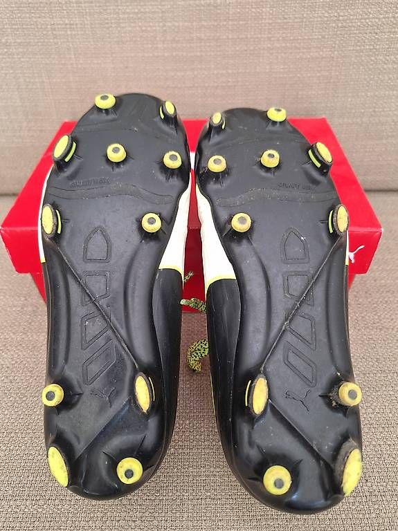 Chaussures garçon: Fussballschuhe Puma Gr. 33 – D'occasion à Chur par weinher 2