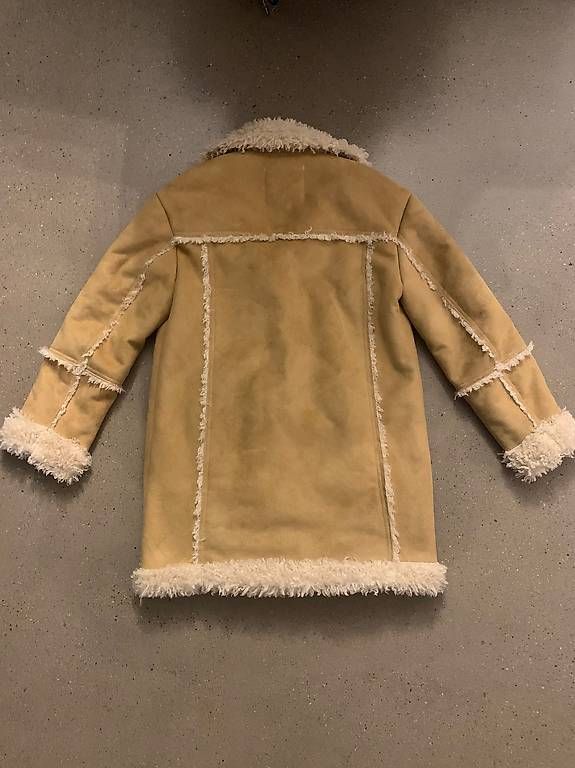 Mäntel: Bershka Mantel Grösse S – Gebraucht aus Dierikon von san_9tc9 2