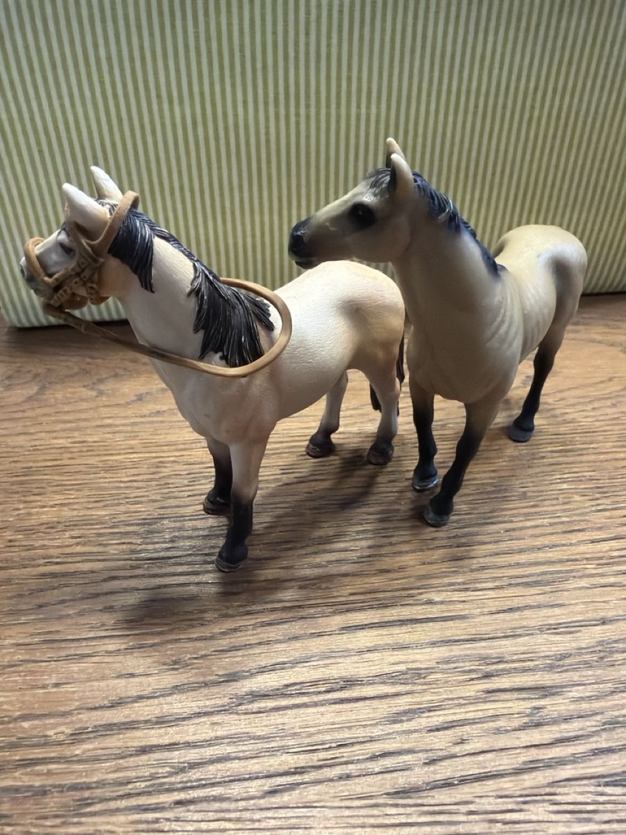 Schleich Giocattoli: Schleich 2 Pferde  – Usato da Auw venduto da grisu81 1