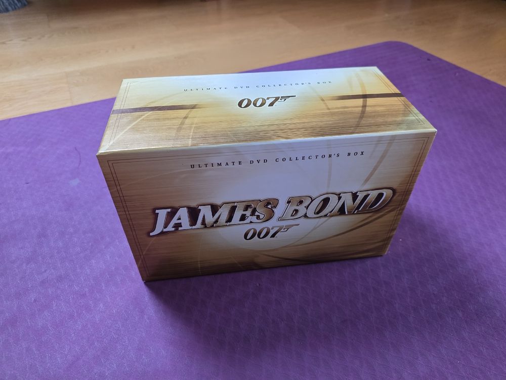 James Bond 007 - Collector's Box-Set (Gebraucht) in Hellsau für CHF 30 ...