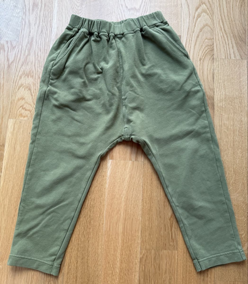 Pantaloni: GU - Pantalon enfant vert, taille 100cm – Usato da Genève venduto da valmath