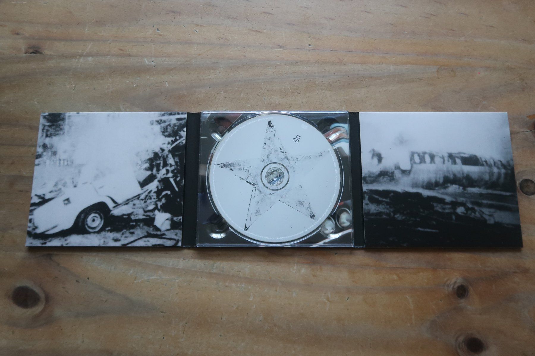 CDs: DIE TOTEN HOSEN - CRASH LANDING - CD – Gebraucht aus Basel von Patiscat 4