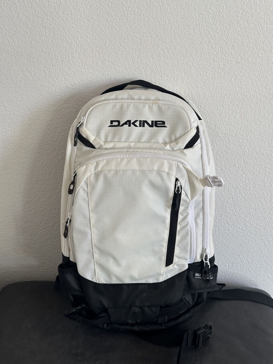 Dakine Zaini: Dakine Rucksack (Heli Pro 20) – Usato da Bern venduto da lynn.piccolruaz