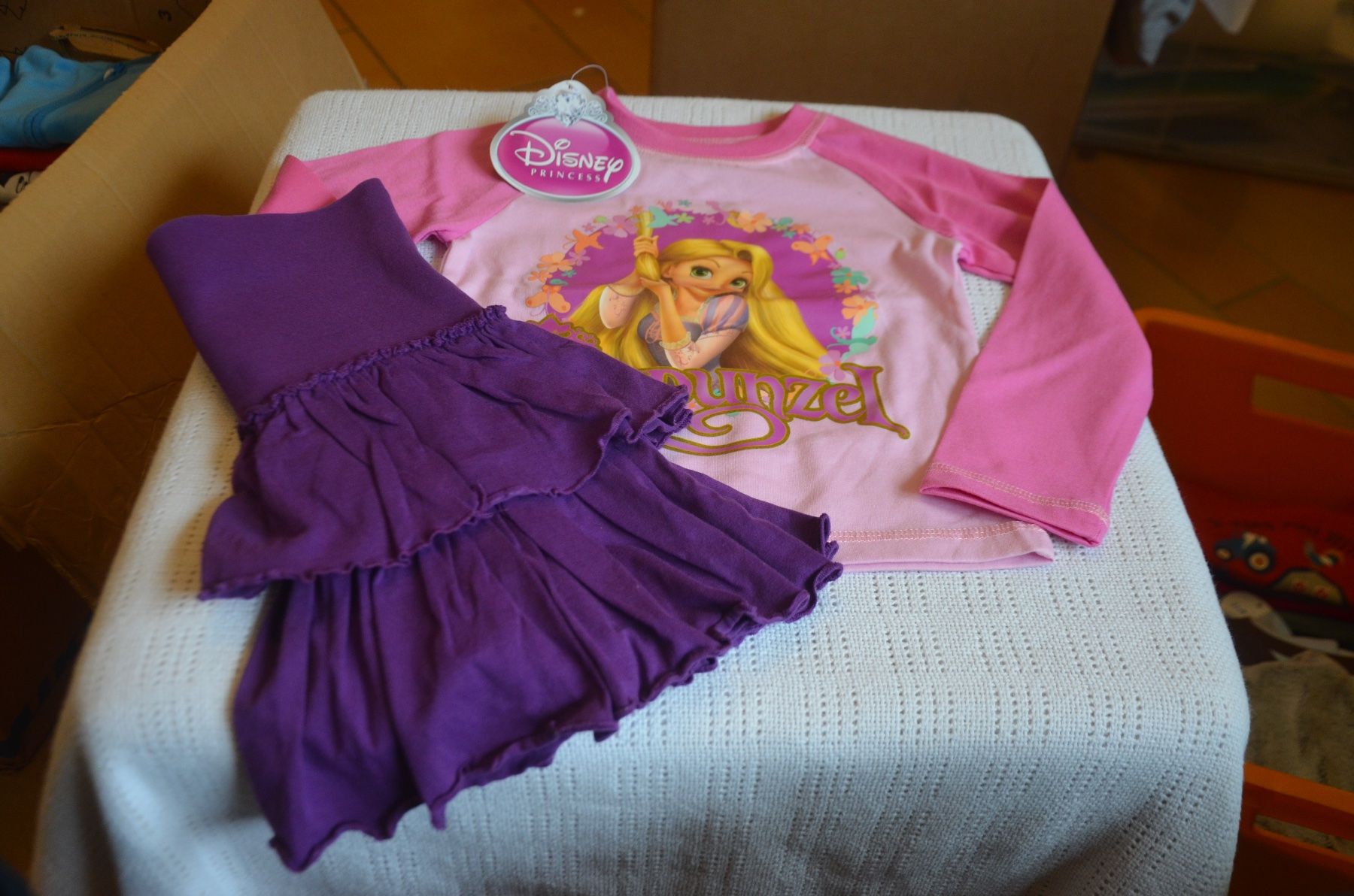 Lotti & Set di vestiti: TAILLE  92 - SWEATSHIRT IST NEU – Usato da Chiasso venduto da Dolly015