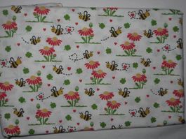 Baumwollstoff weiss mit Bienli und Blumen Reststück!