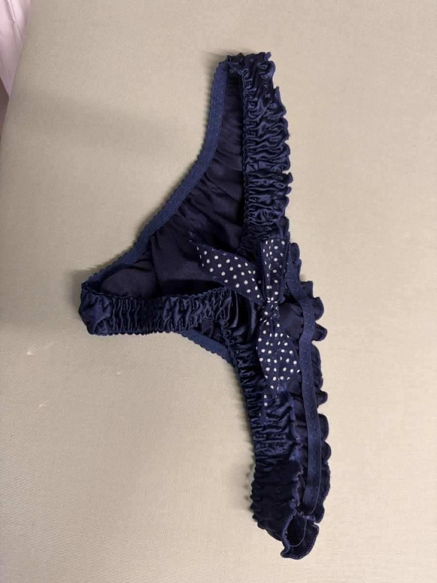 Autres dessous: String M satin – Neuf (Voir description) à Däniken SO par NBdesign 1