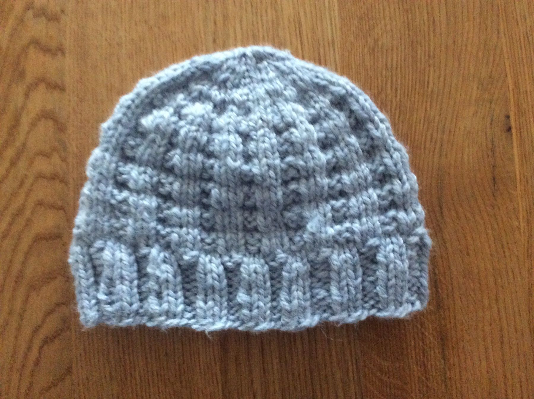 Copricapi, berretti & cappellini: Warme Damen Mütze Handgestrickt – Nuovo (secondo la descrizione) da Wetzikon ZH venduto da FeeF 1