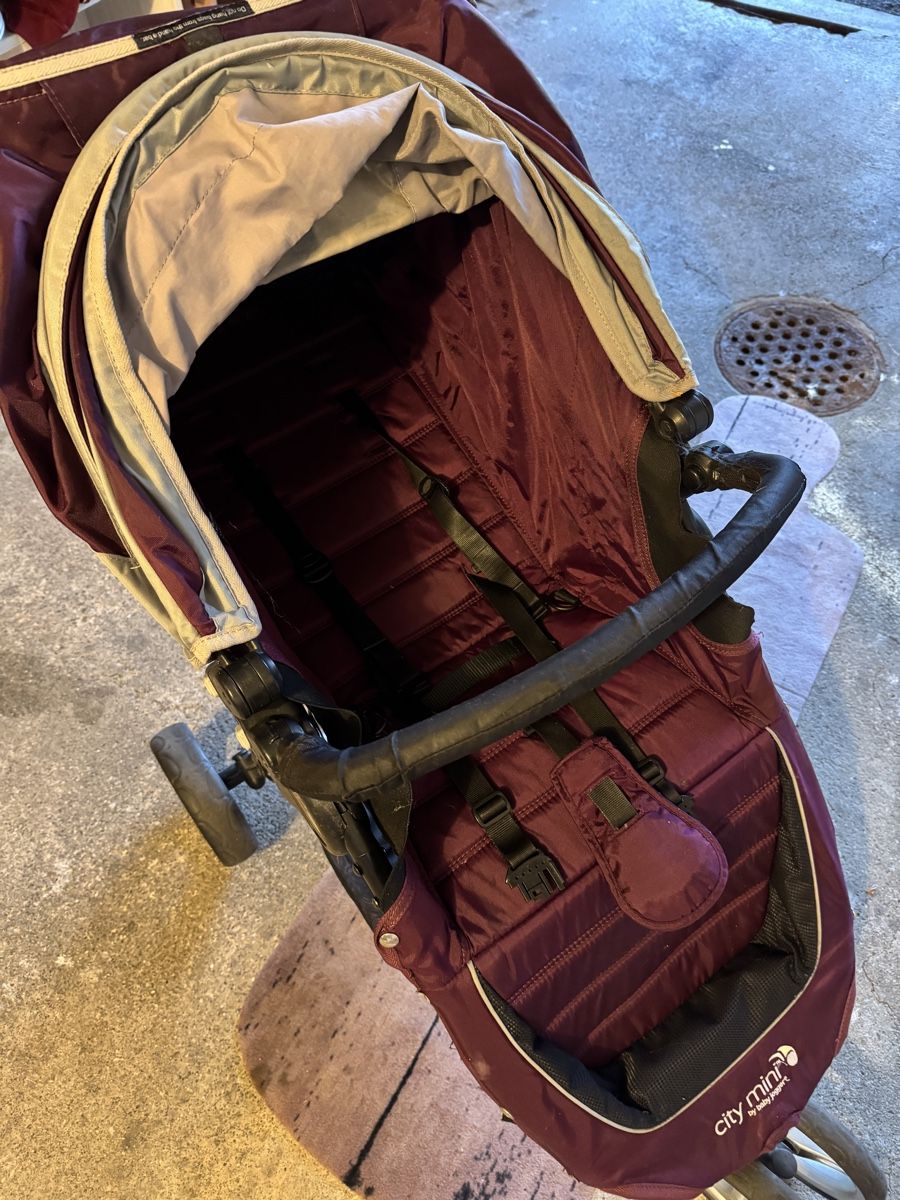 Kinderwagen: Kinderwagen  – Gebraucht aus Oberägeri von MW.1986 2