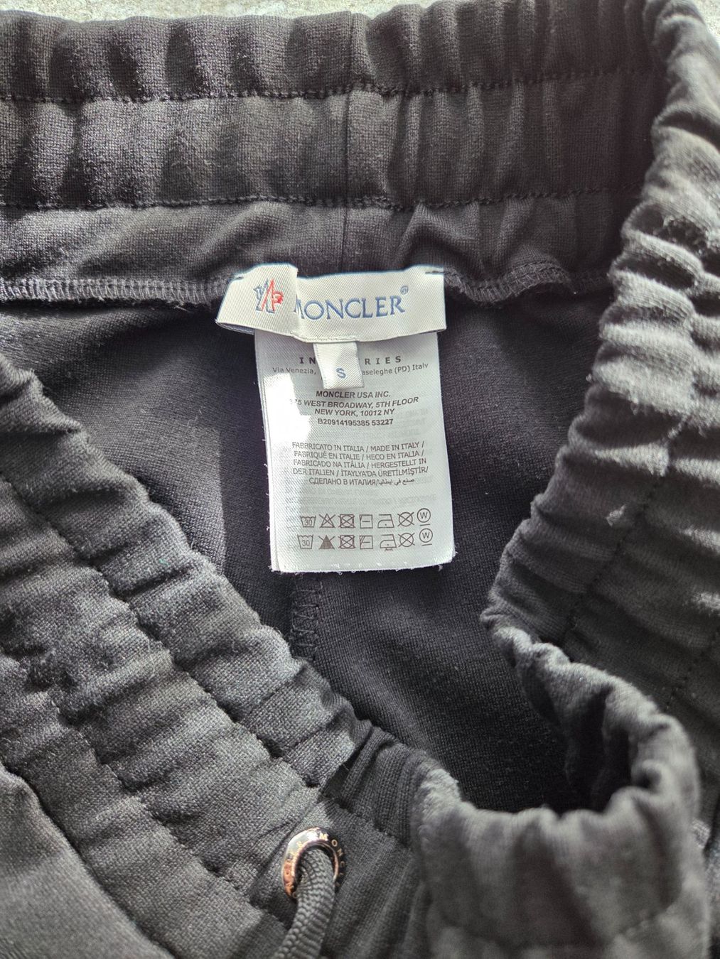 Moncler Pantaloni: MONCLER Hose GR S Baumwolle – Usato da Luzern venduto da annabelle25 2