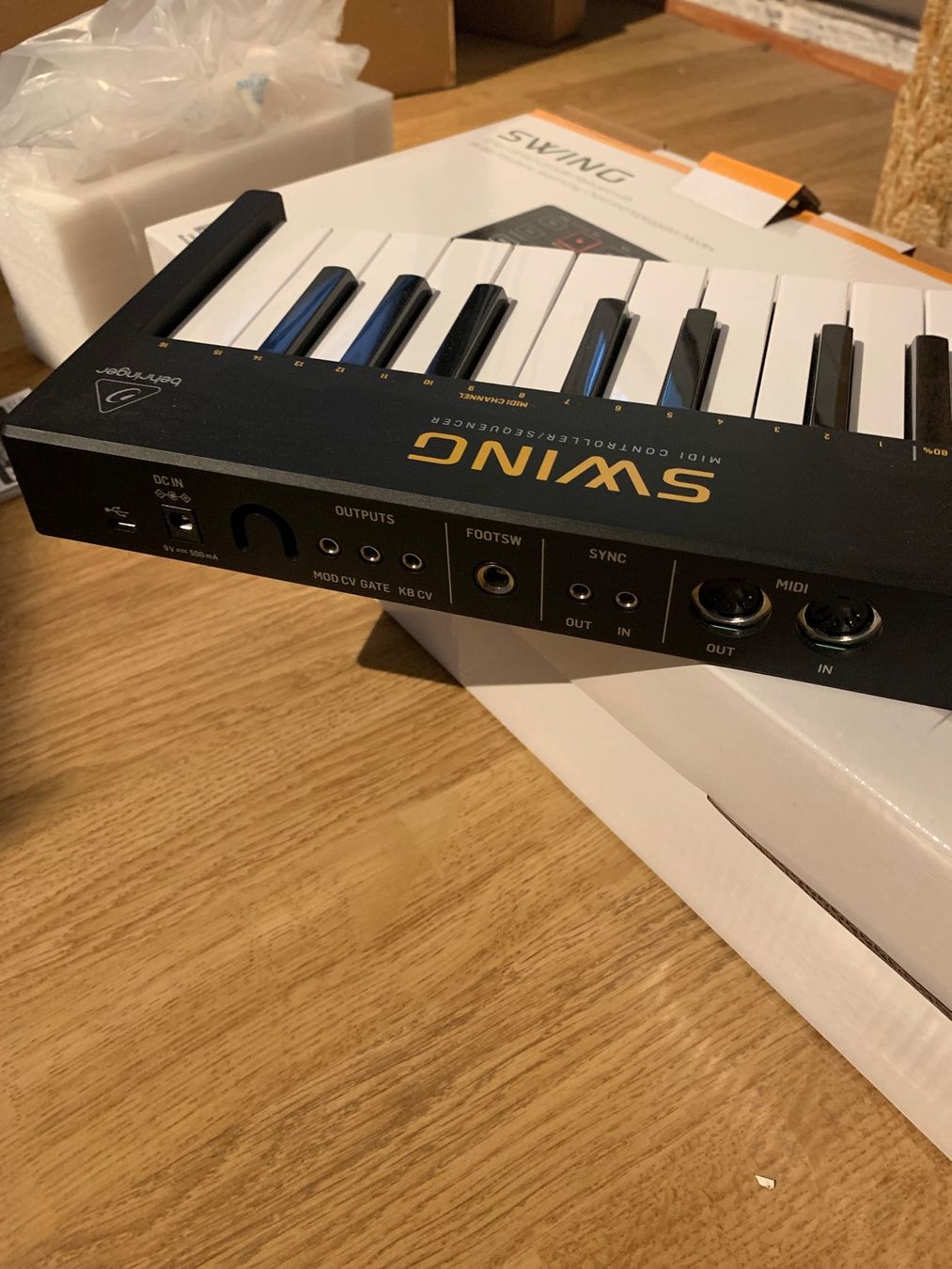 Behringer Strumenti musicali: Behringer SWING MIDI Controller Sequenzer neu! – Nuovo (secondo la descrizione) da Bern venduto da Fribi013 5