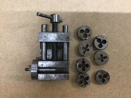 Metallbearbeitung: Gewindeschneidkluppe mit Schneideisen 56