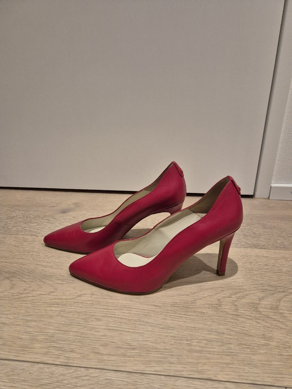 Manor Damenschuhe: Damenschuhe Leder rot Grösse 40 – Neu (gemäss Beschreibung) aus Bürglen TG von Isa_x4
