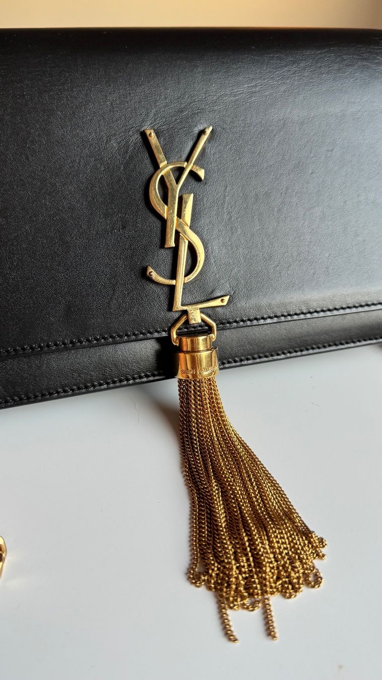 Saint Laurent Borse da donna: Saint Laurent YSL Kate small Pompom Bag. – Usato da Schaffhausen venduto da R_Muzh 2
