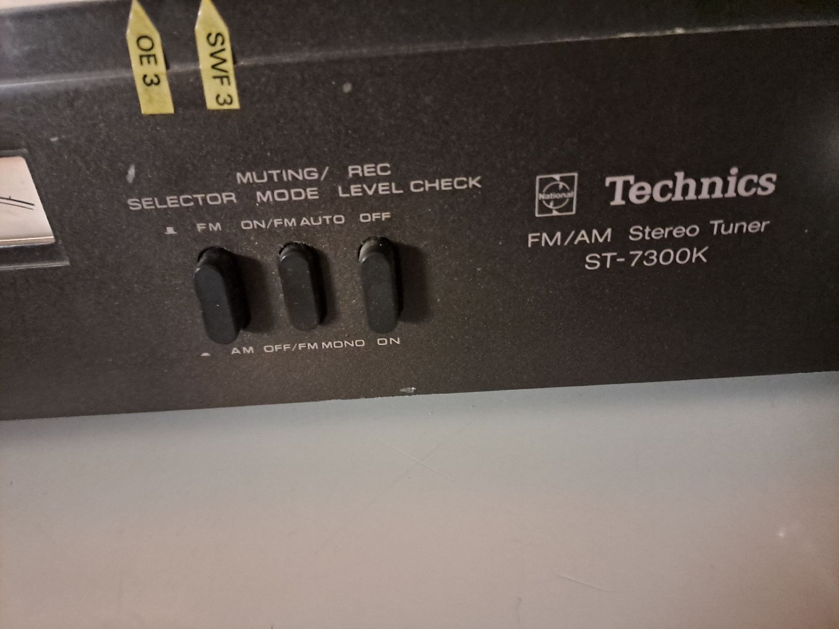 Technics Radio: Technics FM/AM STEREO TUNER ST - 7300 K – Usato da Uetendorf venduto da Essiggurken 1