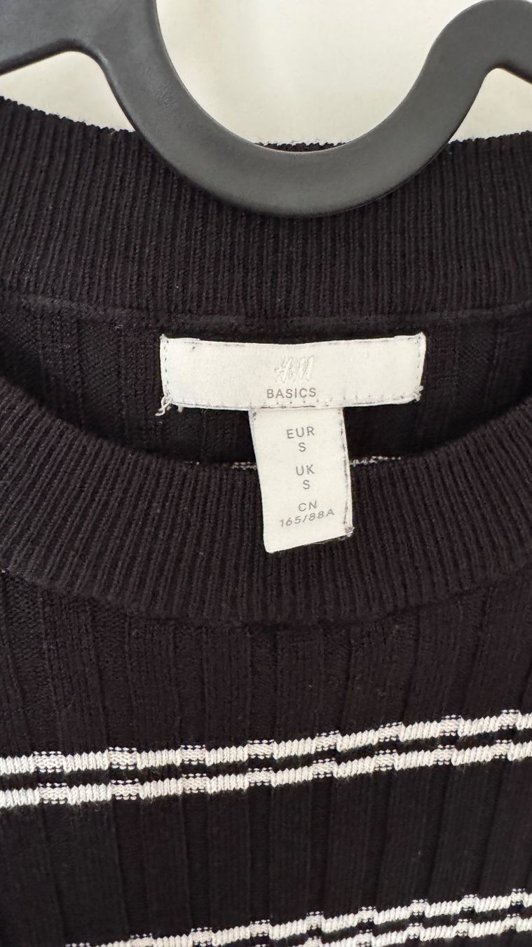 H&M Pulls & Sweat-shirts: Damen Pullover H&M gestreift schwarz weiss Grösse S – D'occasion à Luzern par Ecila007 2