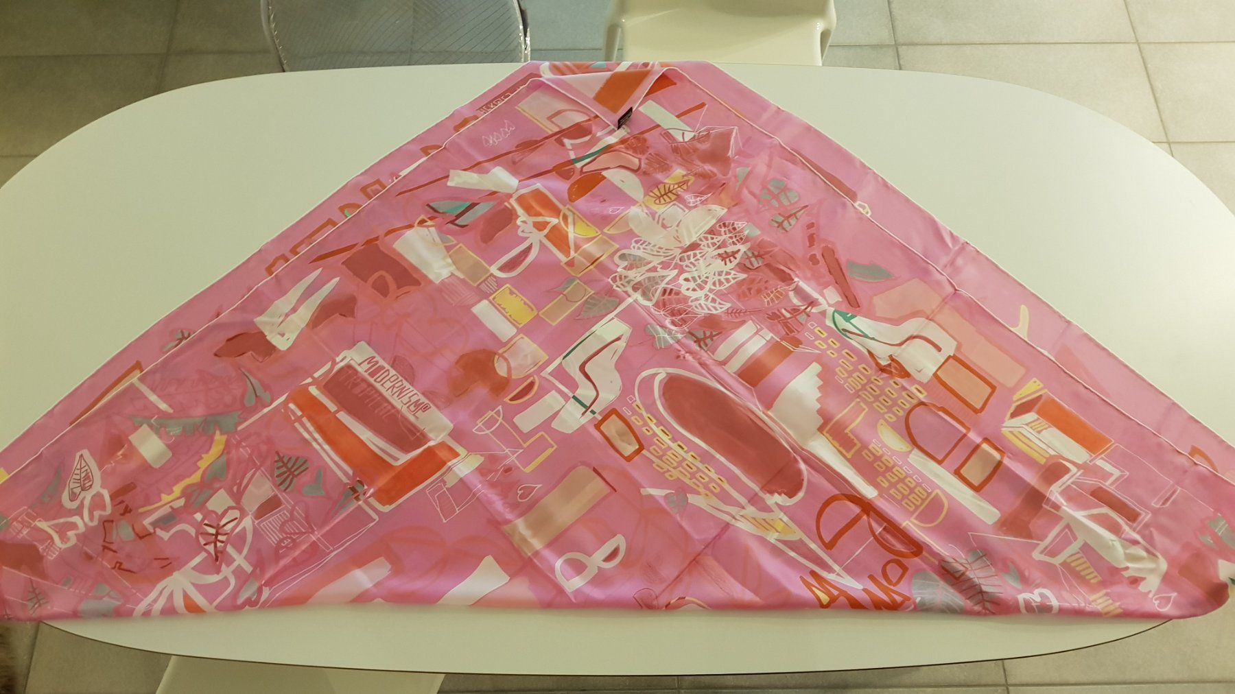Hermès Foulard & Sciarpe: Rare Hermès scarf 140cm – Nuovo (secondo la descrizione) da Zug venduto da LindaManga 1