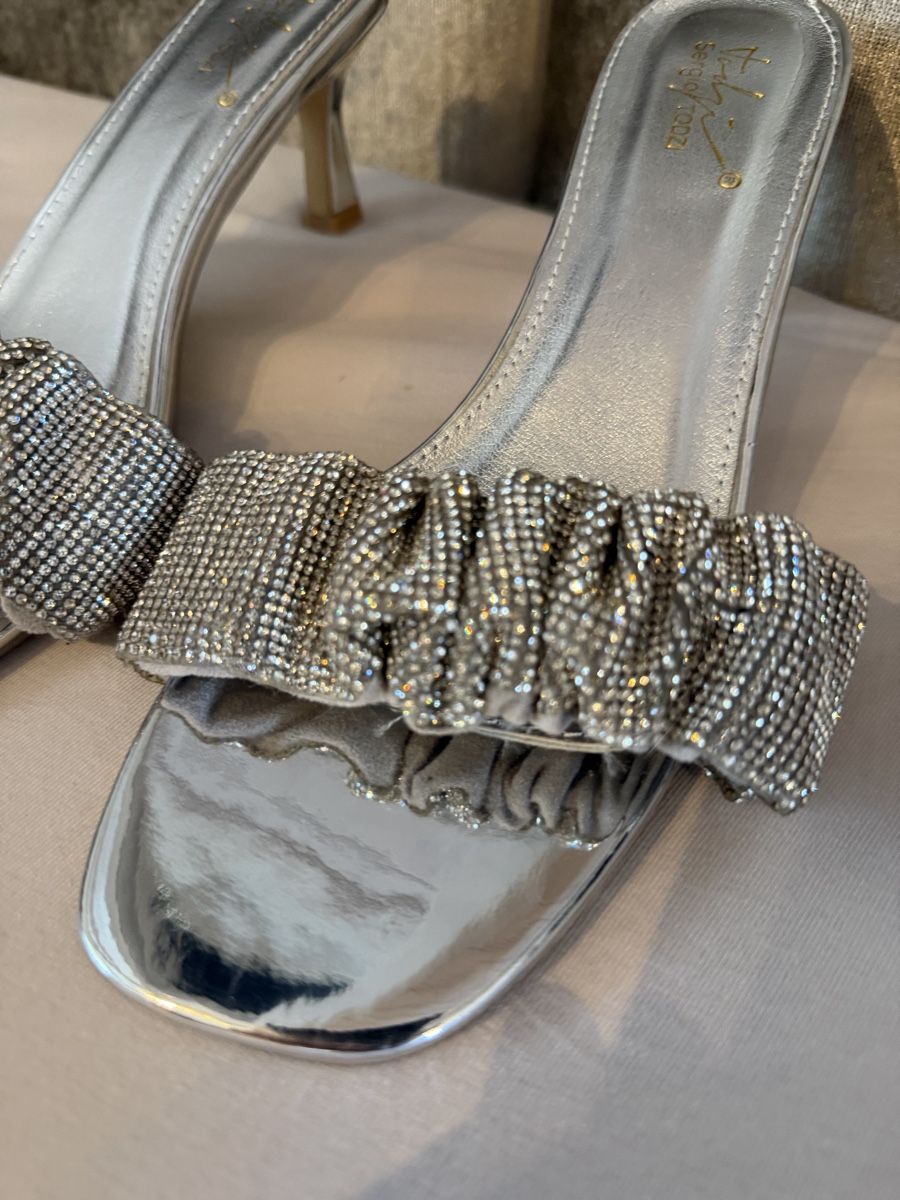 Scarpe da donna: Silberne Heels mit Strass – Nuovo (secondo la descrizione) da Tennwil venduto da Zaylaaa 1