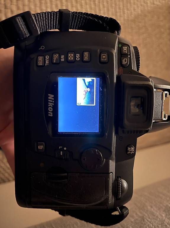 Nikon Fotocamera: Nikon D70 Digital Spiegelreflexkamera – Usato da Nussbaumen AG venduto da sziszi89 2