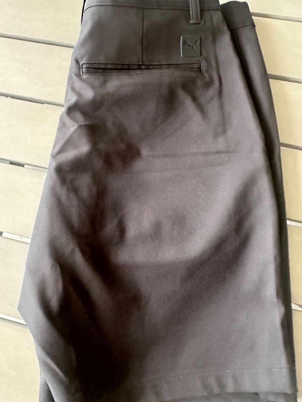 Puma Pantaloni: Puma Golfhosen Herren - Grösse 32" - Schwarz – Nuovo (secondo la descrizione) da recherswil venduto da Leuenberger_Lohn 3