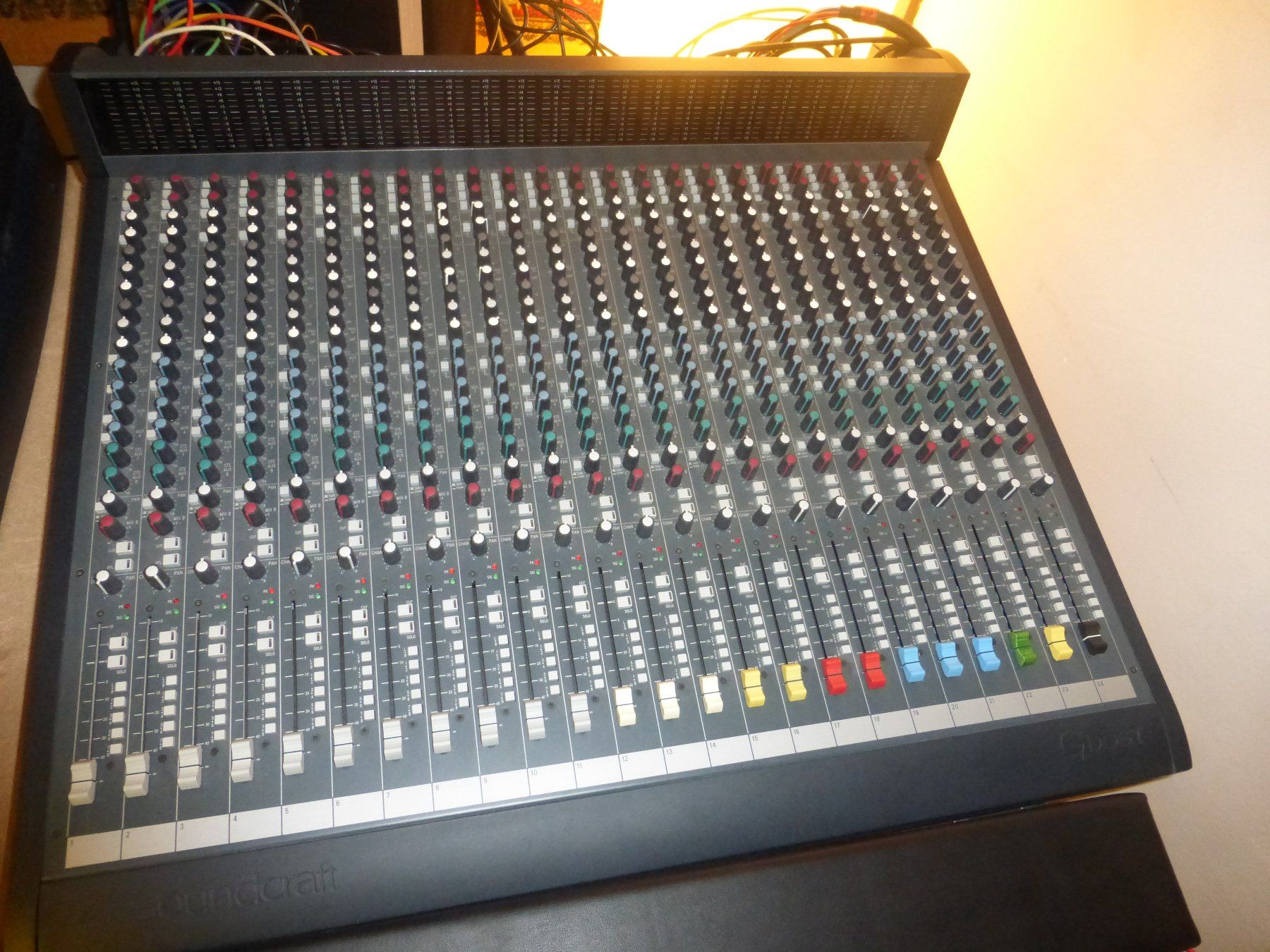 Soundcraft Console di mixaggio: Soundcraft Ghost 24 Kanal Expansion – Usato da Zumikon venduto da psisound