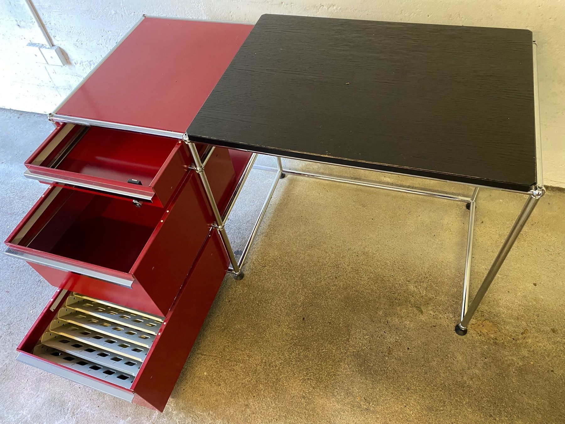 Scrivanie: USM Möbel / Schubladen-Stock – Usato da Gümligen venduto da outdoor-pro 1