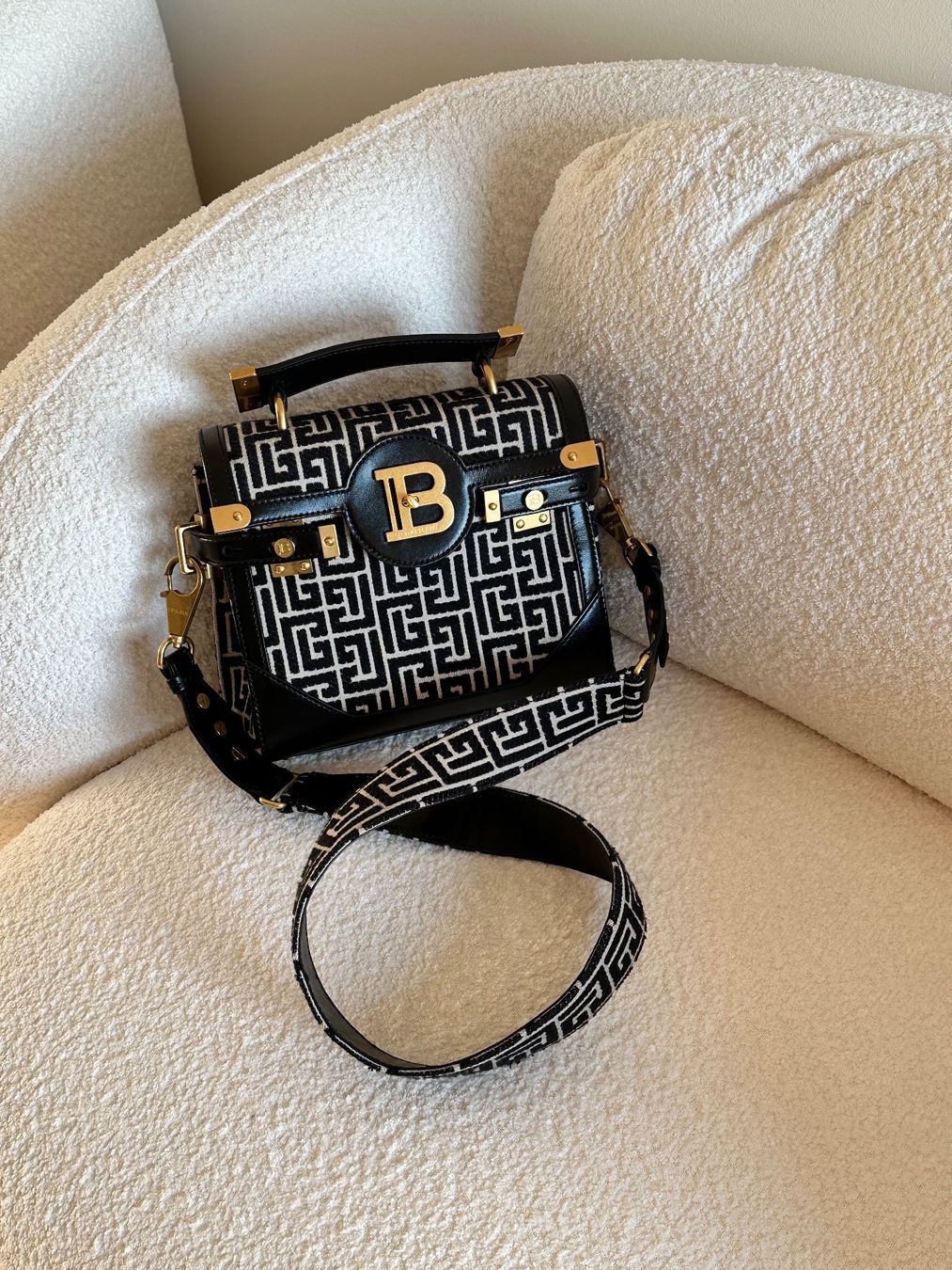 Balmain Taschen für Damen: Balmain Buzz – Neu (gemäss Beschreibung) aus Läufelfingen von kiaverann