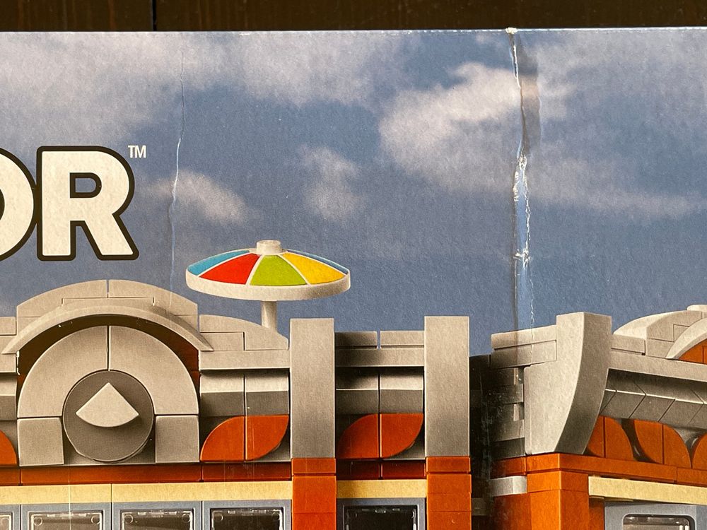 Lego Kit di costruzioni: Lego 10264 Corner Garage NEW & SEALED – Nuovo e nell'imballaggio originale da Lausanne venduto da Cydre 3