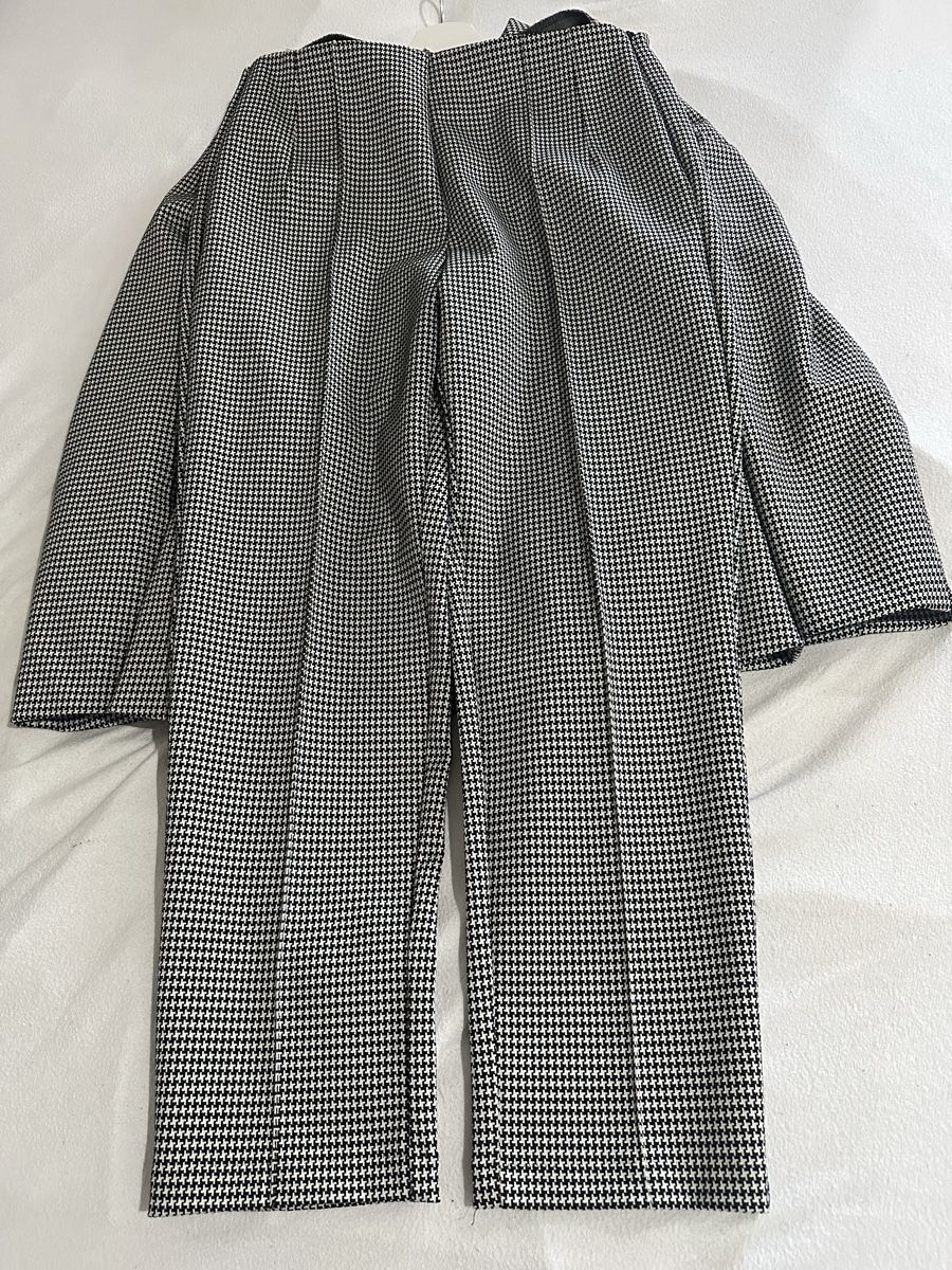 Completi & Tailleur: Primarkt Zweiteiler:Blazer & Hose Gr. 42 – Nuovo (secondo la descrizione) da Selzach venduto da fjo_m8q7 2