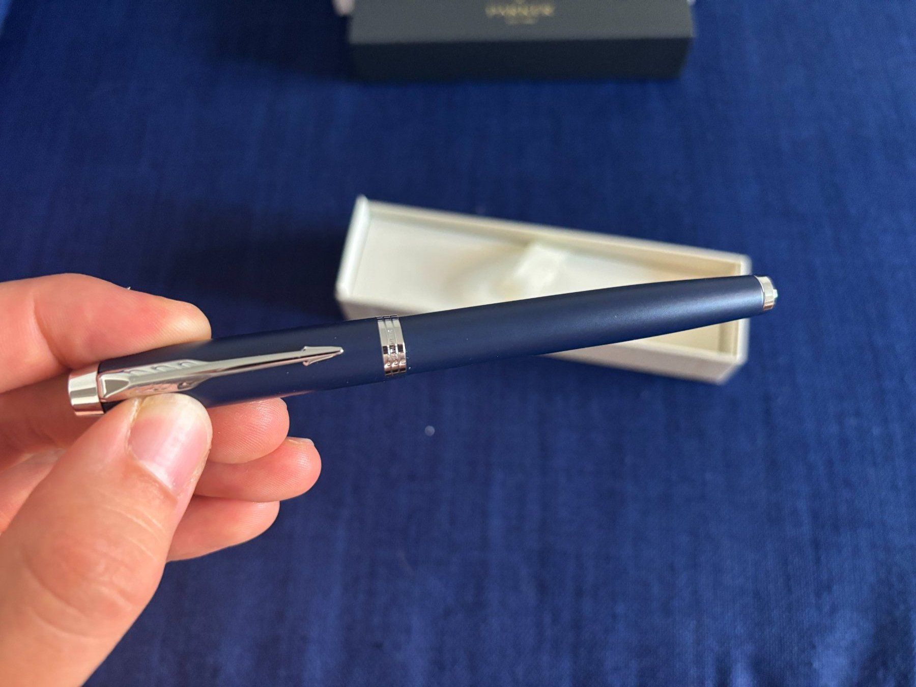 Parker Altro in Scrittura & Disegno: Parker IM Rollerball Mattblau/Chrom mit Originalbox – Nuovo (secondo la descrizione) da Hergiswil NW venduto da man_j7cb