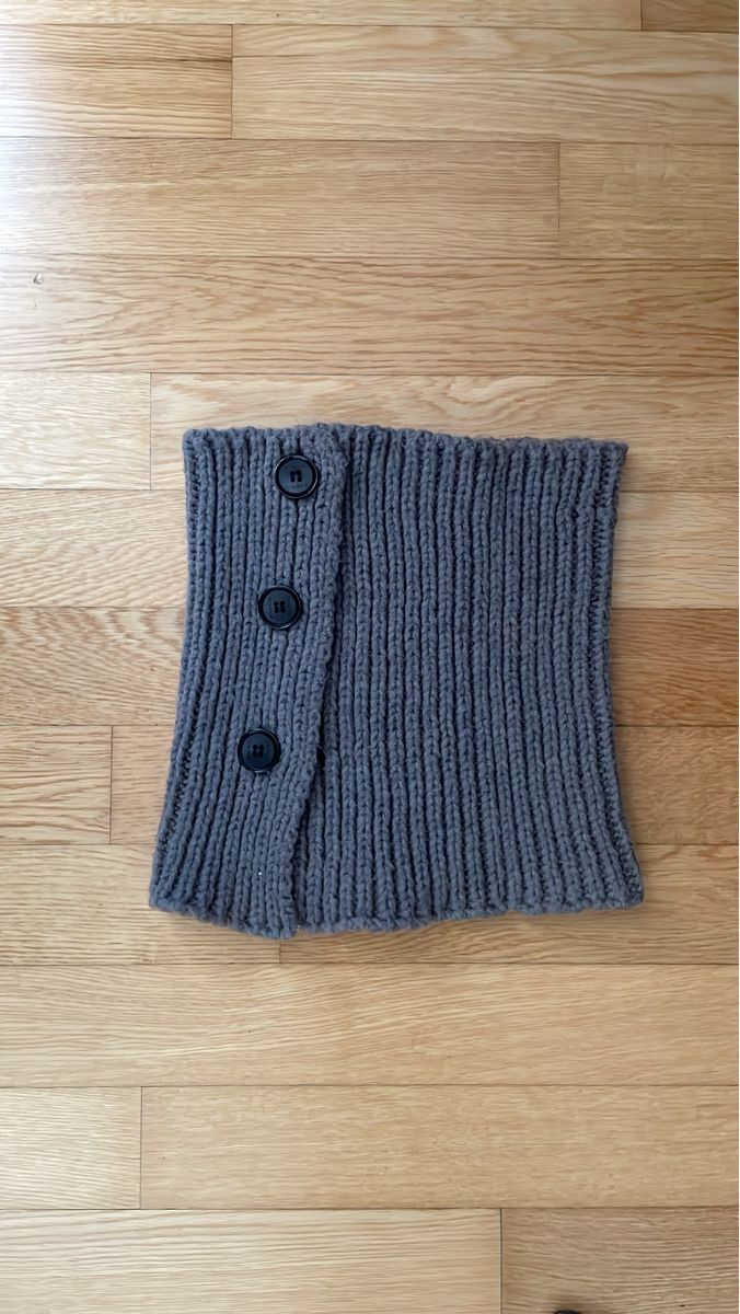 Foulard & Sciarpe: Kuscheliger Winterschal mit Knöpfen – Nuovo (secondo la descrizione) da Zürich venduto da Sonnenschein_ 1