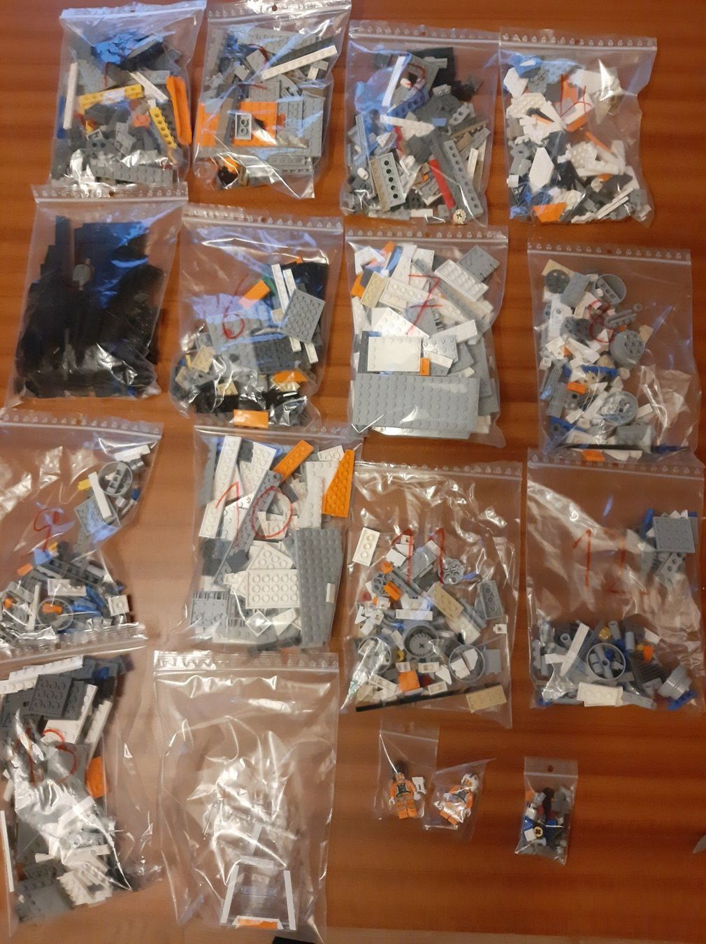 Lego Kit di costruzioni: Lego Star Wars 75144 Snowspeeder – Nuovo (secondo la descrizione) da Tramelan venduto da bragamal 6