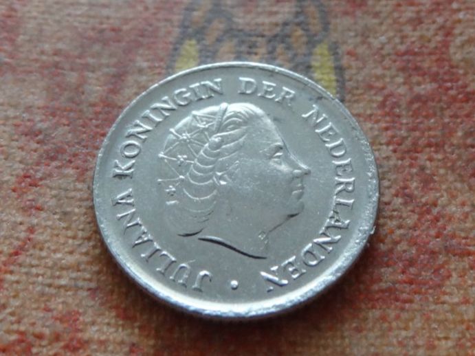 Tutti le monete: PAYS-BAS  Nederland  10  Cent  1975 – Usato da Romanel-sur-Lausanne venduto da Swift13 1