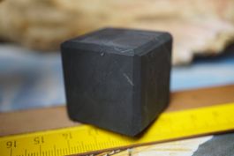 Schungit Würfel  Matt Roh  Würfel    3cm x 3cm