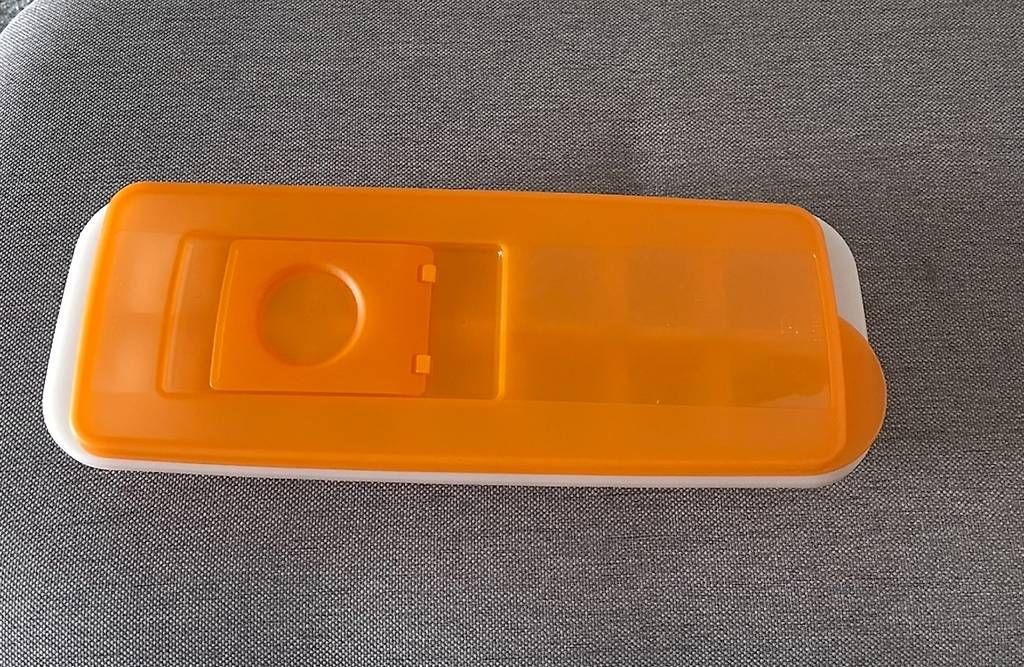 Contenitori & Simili: Tupperware Eiswürfelbehälter mit Deckel  neu – Usato da Künten venduto da Gubapri