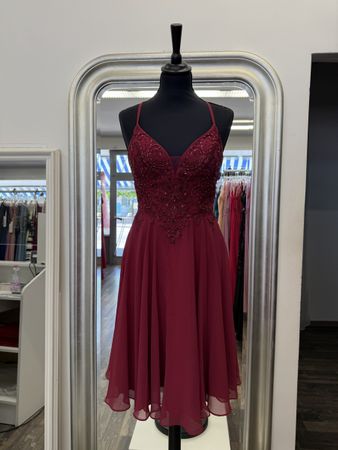 Atemberaubendes burgunderrotes kurzes Kleid - Größe 32