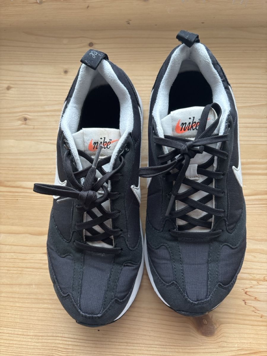 Nike Scarpe per ragazzi: Nike Turnschuhe Gr 38,5 – Usato da Hombrechtikon venduto da ufpasse