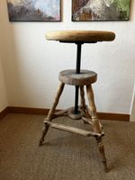 Antiker, höhenverstellbarer Hocker aus Holz, ca. 68 - 88 cm
